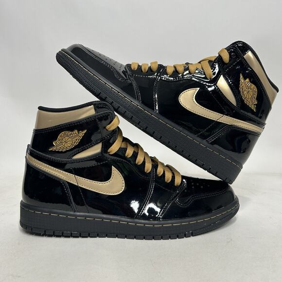 Nike Air Jordan 1 Retro High OG “Black Metallic Gold”
